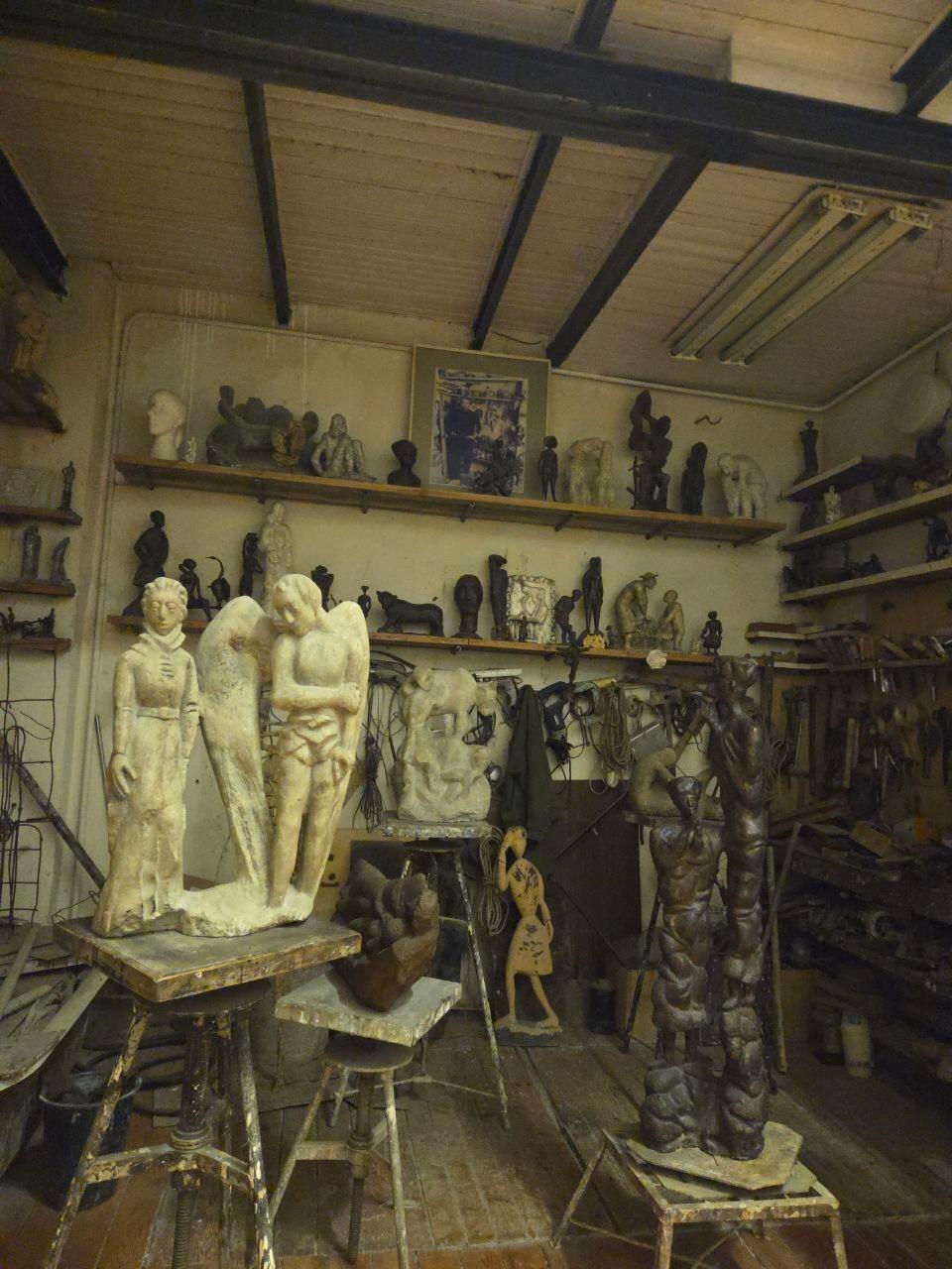 Изображение позиции: «Нутро мастерской»: экскурсия в мастерскую Лазаря Гадаева